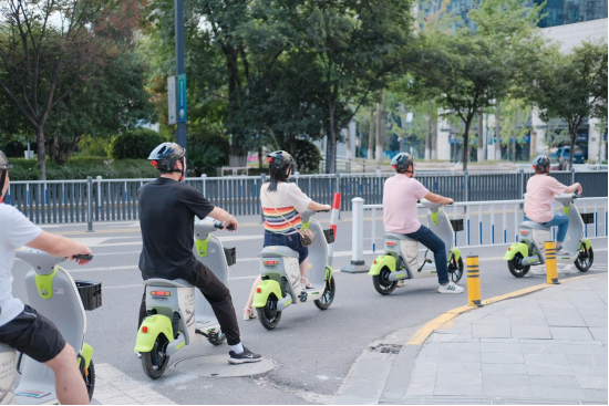 一起來看共享電動車怎么用？
